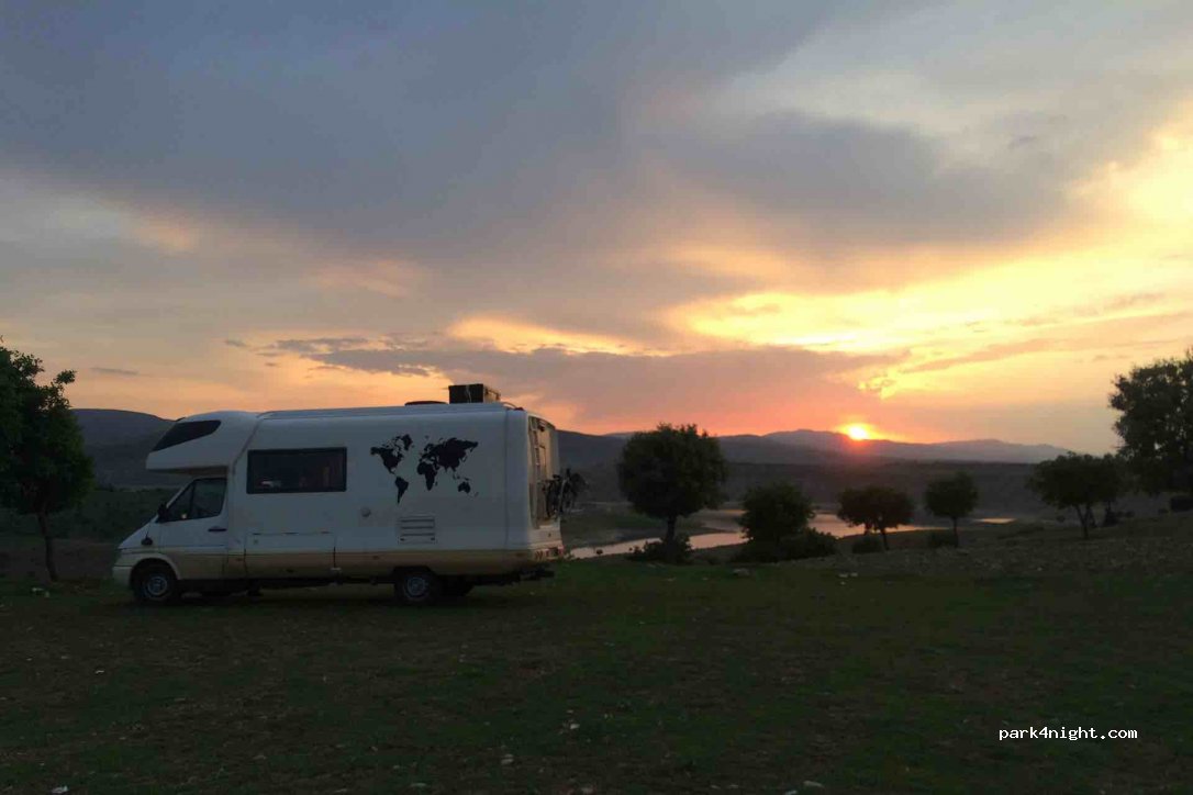 (72400) Kozluk - Unnamed Road — foto