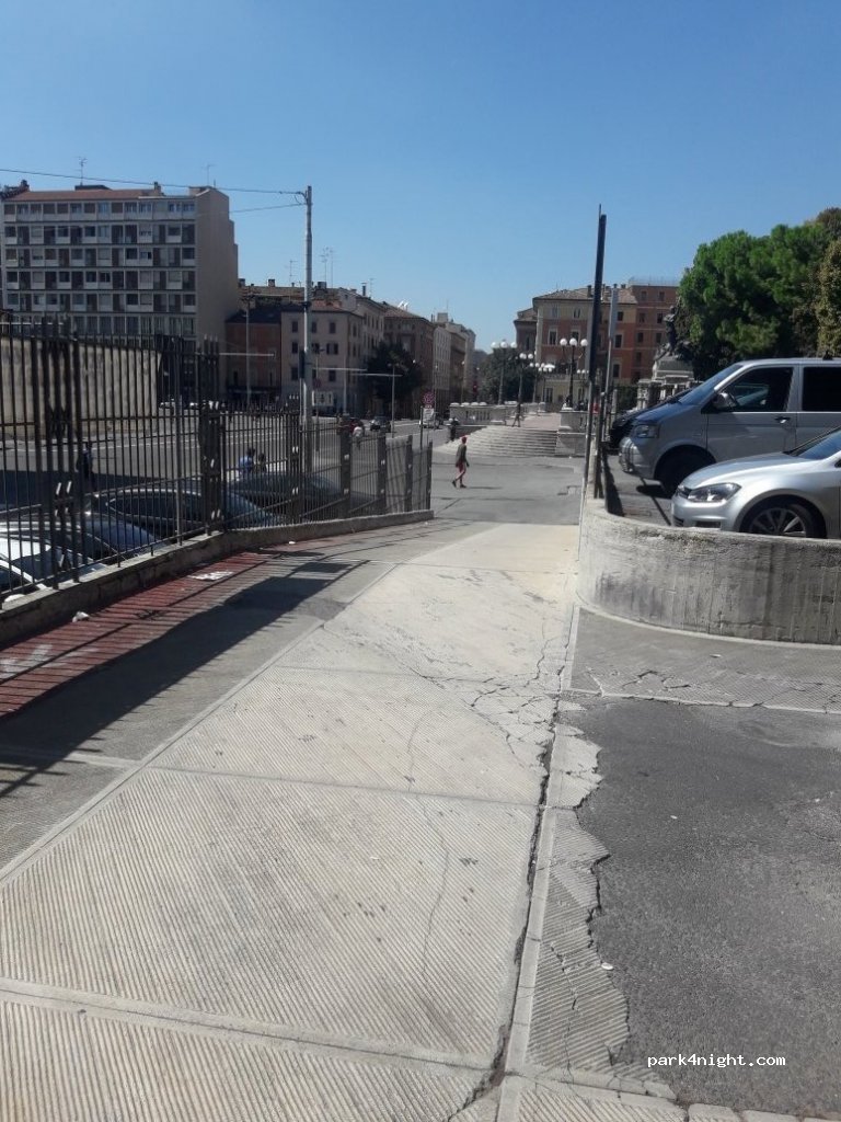 (40126) Bologna - 4 Via Irnerio — foto 2