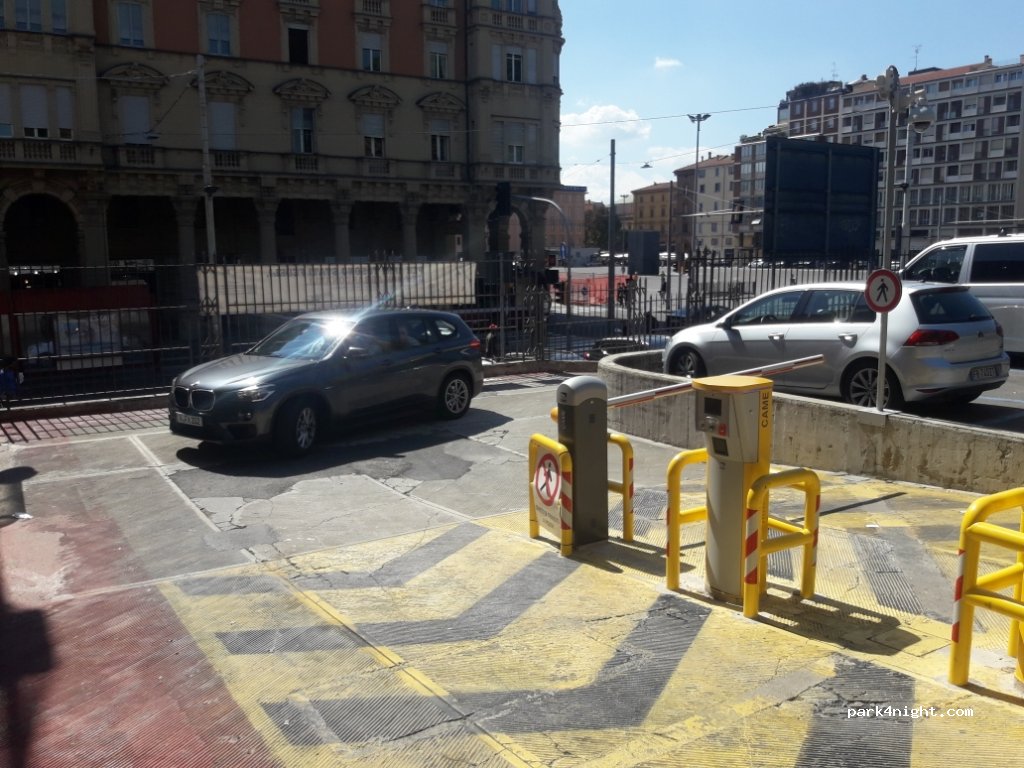 (40126) Bologna - 4 Via Irnerio — foto 3