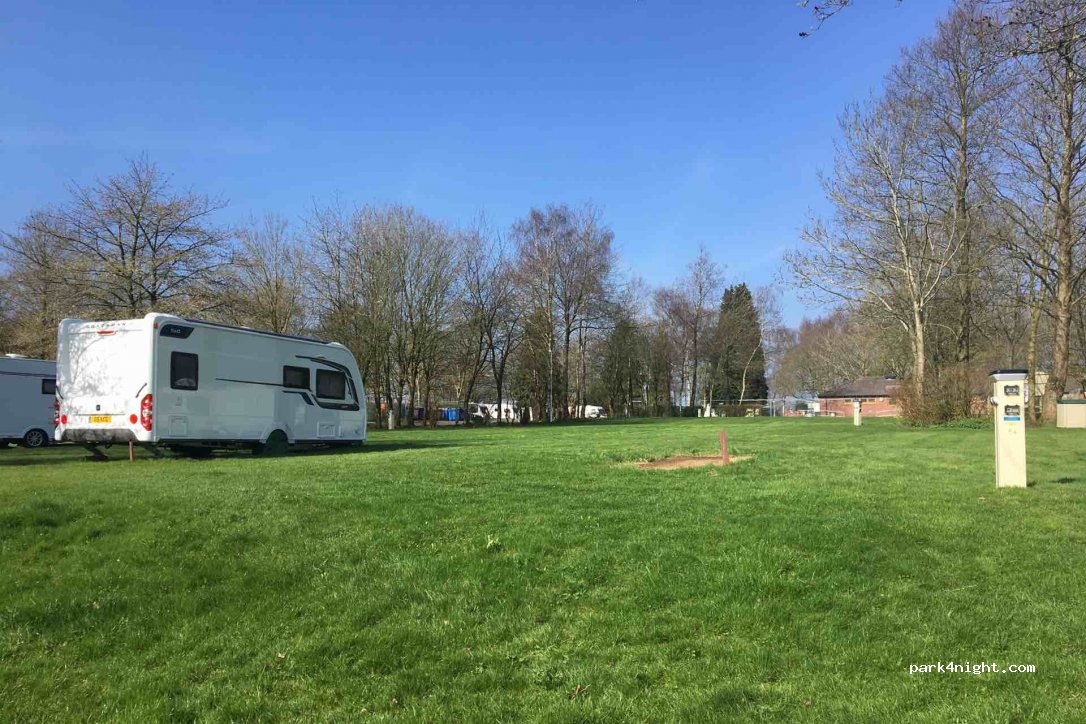 Alderstead Heath Caravan and Motorhome Club Site — foto