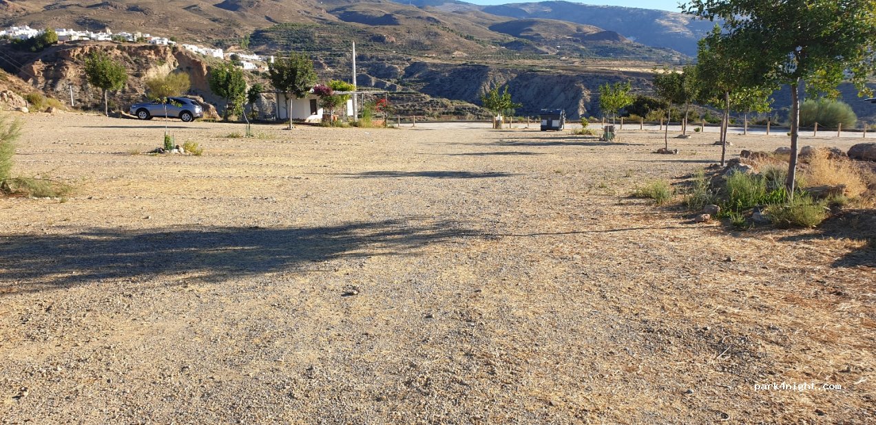 (04458) Padules - Unnamed Road — foto