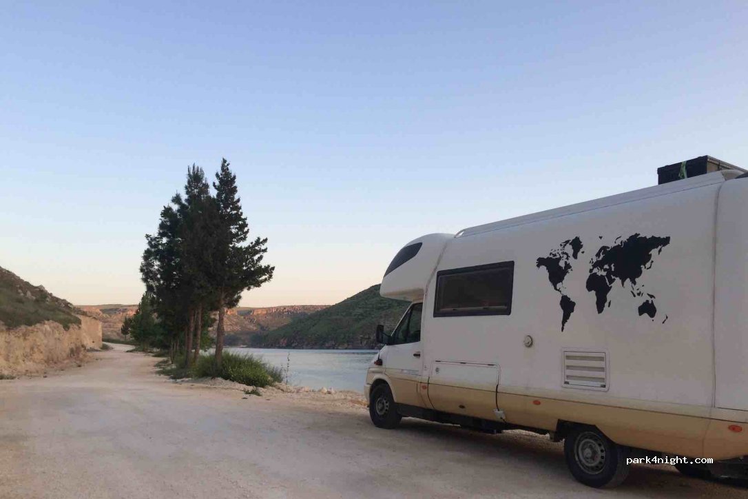 (63950) Halfeti - Unnamed Road — foto