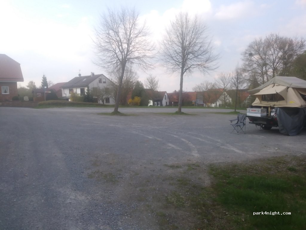 (33039) Nieheim - 1 Am Klunsberg — foto 2