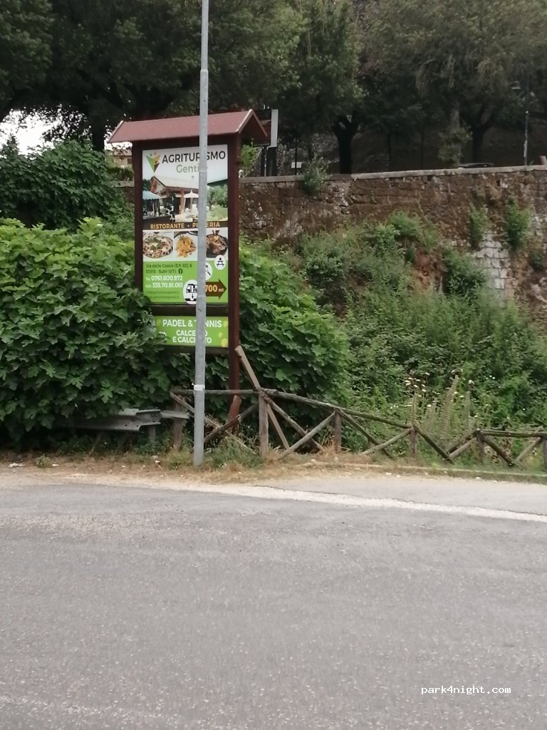 (01015) Sutri - 1 Via 4 Novembre — foto 2