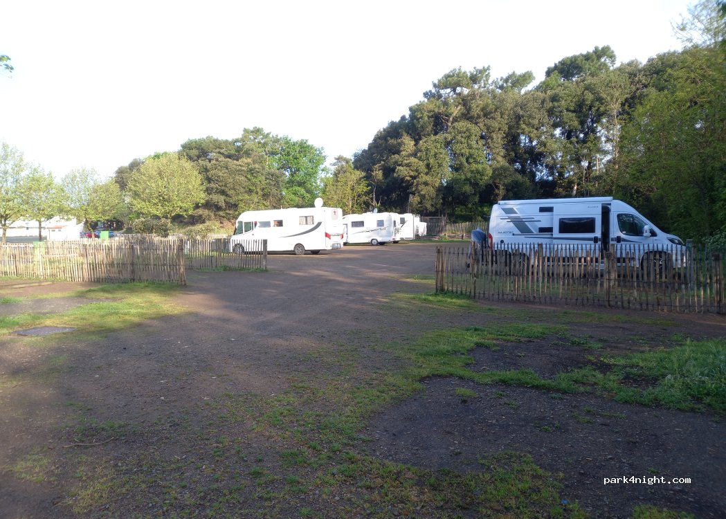 (85560) Longeville-sur-Mer - Avenue du Docteur Mathevet (Rocher) — foto 5