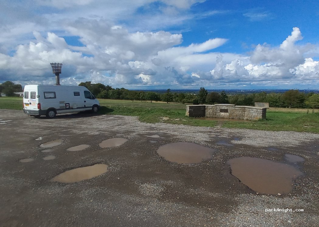 (KT18 5LQ) Epsom - Grandstand Road — foto 4