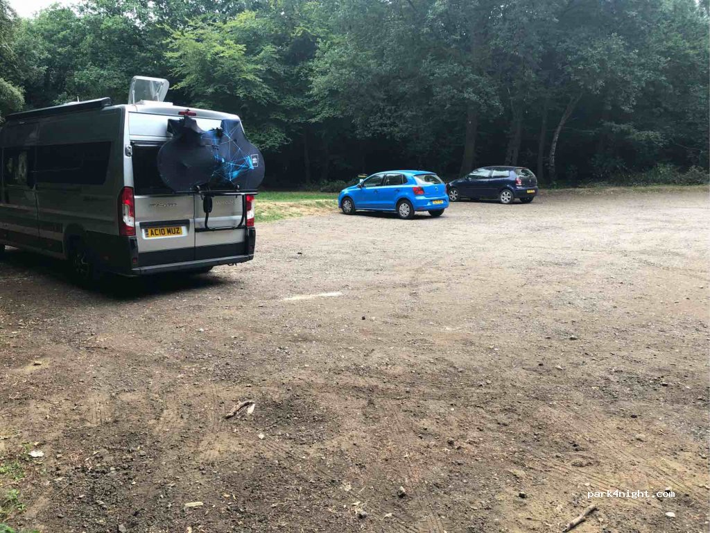 (RH8) Oxted - Moorhouse Road — foto