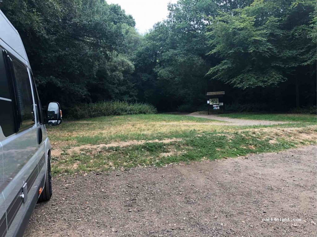 (RH8) Oxted - Moorhouse Road — foto 3