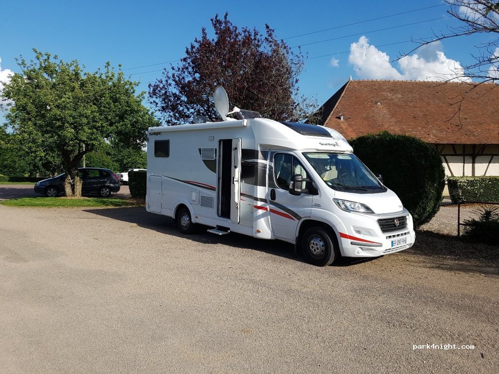 (10300) Montgueux - 4 Rue de la Mairie — foto