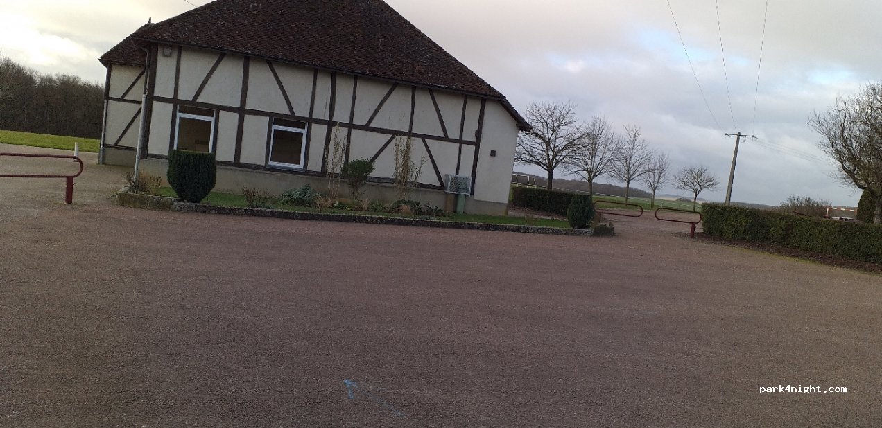 (10300) Montgueux - 4 Rue de la Mairie — foto 3