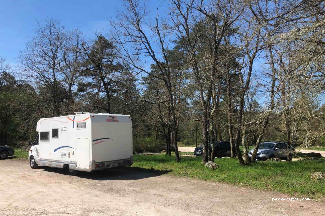 (77123) Noisy-sur-École - Chemin de la Borne à l'Enfant — foto 2