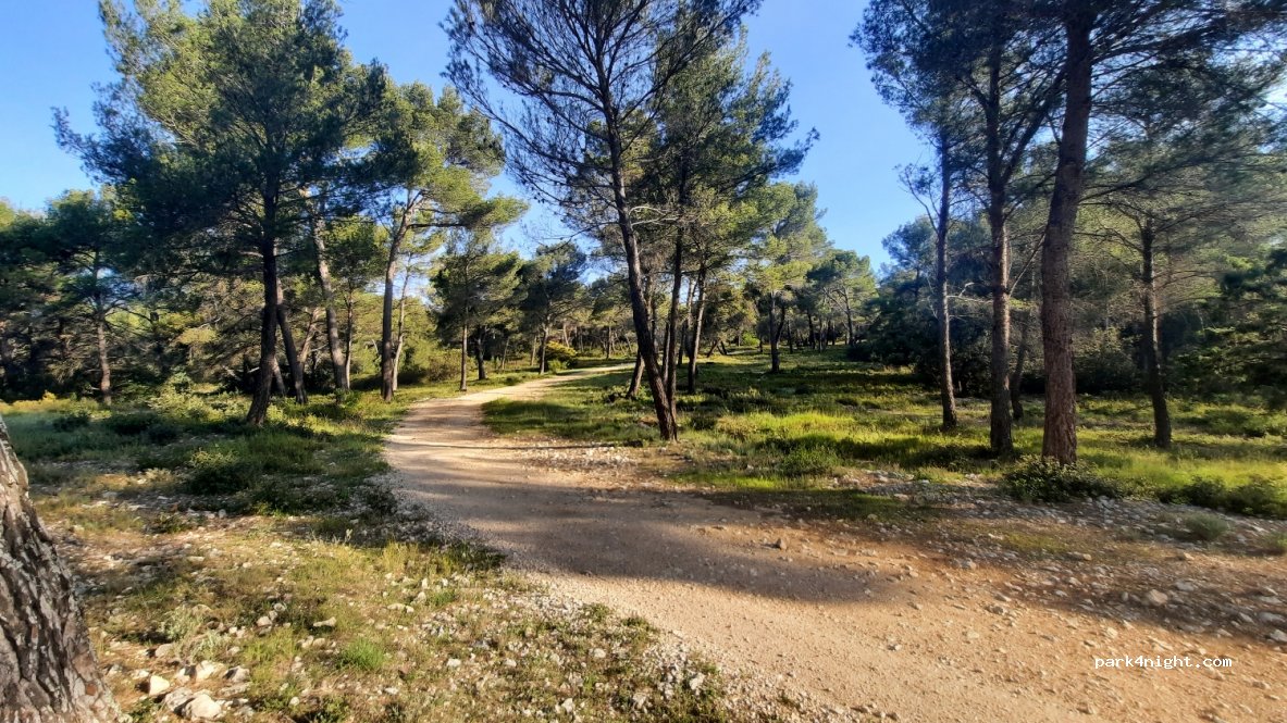 (84220) Gordes - Chemin des Grailles — foto 2