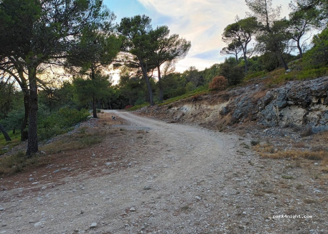 (84220) Gordes - Chemin des Grailles — foto 3
