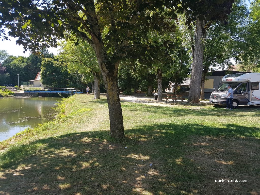 (18130) Dun-sur-Auron - Le Gué — foto 3