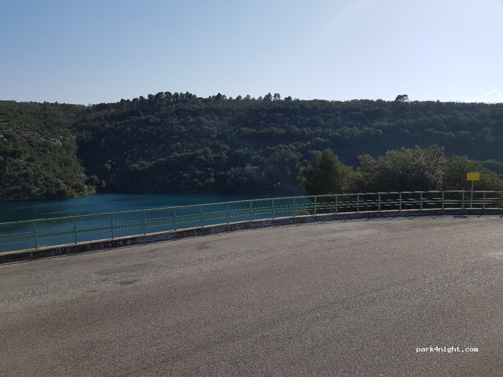 (04800) Esparron-de-Verdon - D315 — foto 2