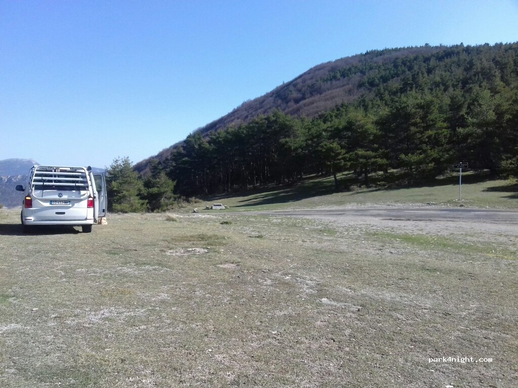 (26570) Barret-de-Lioure - D18 — foto