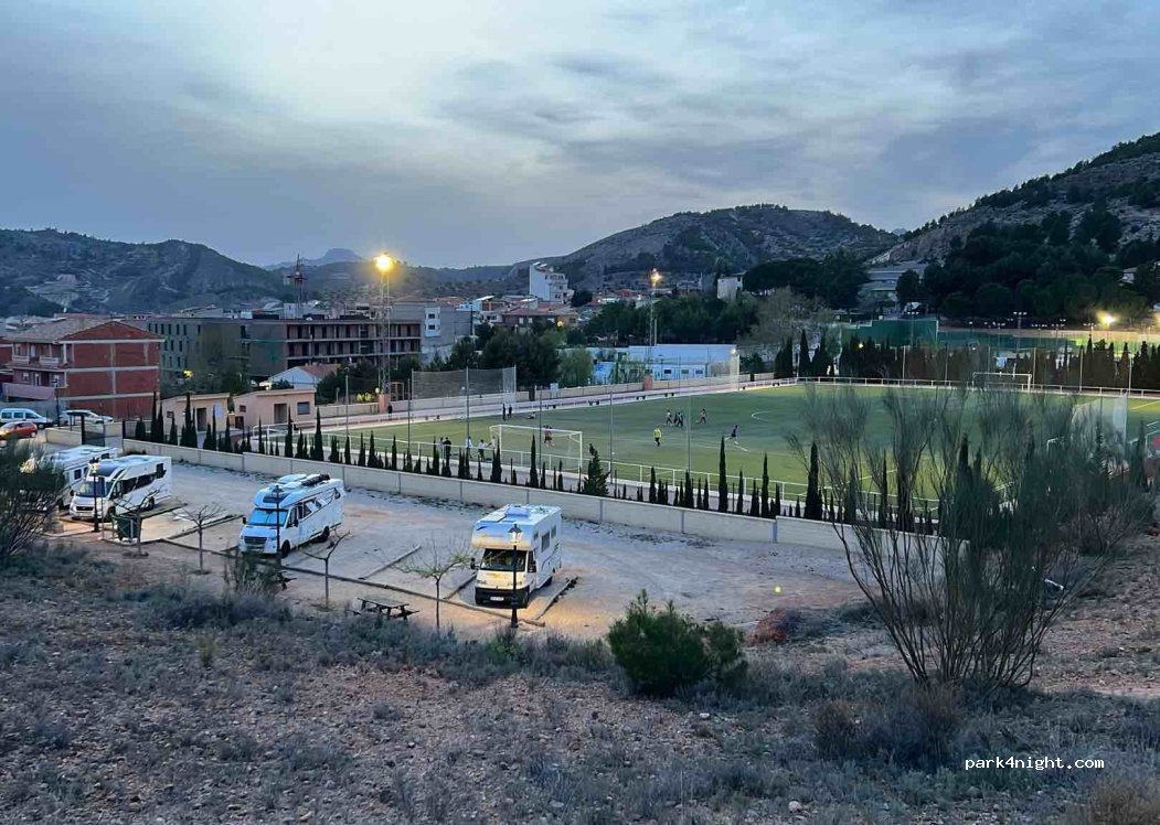 Area Aparcamiento Autocaravanas Elche de la Sierra — foto 4