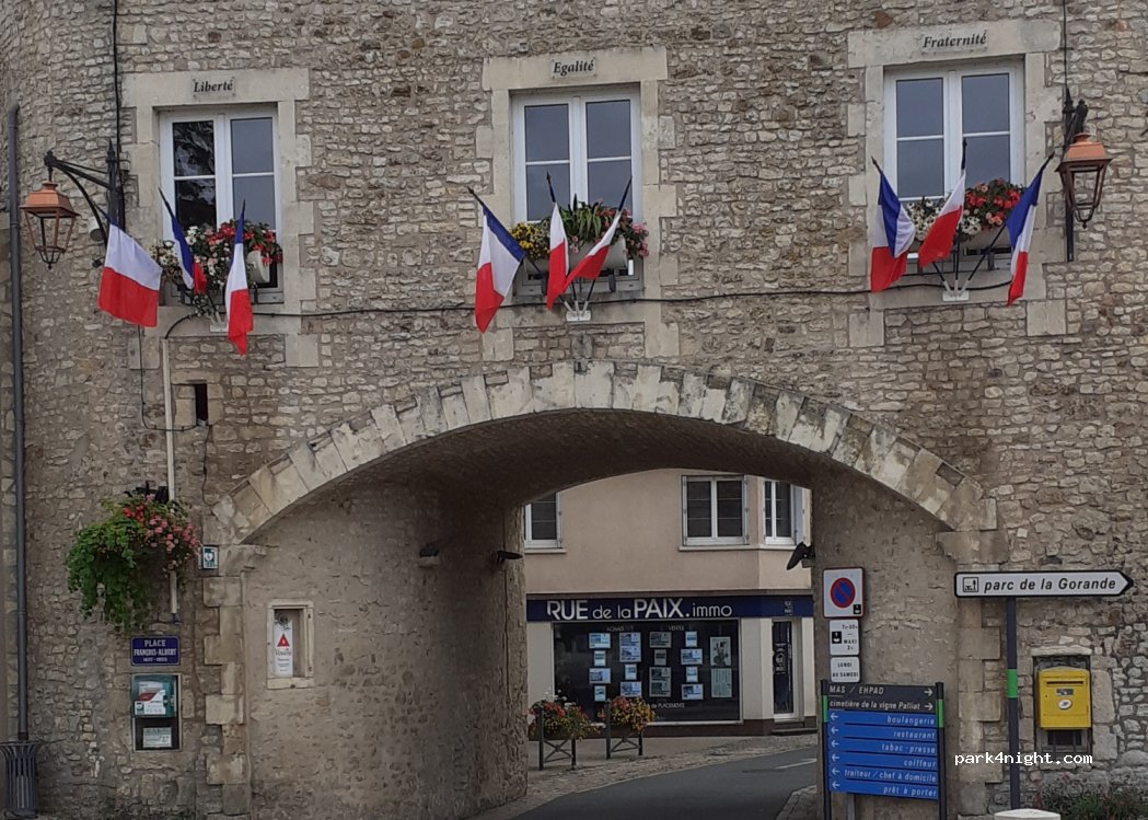 (86190) Vouillé - Chemin de la Piscine — foto 3
