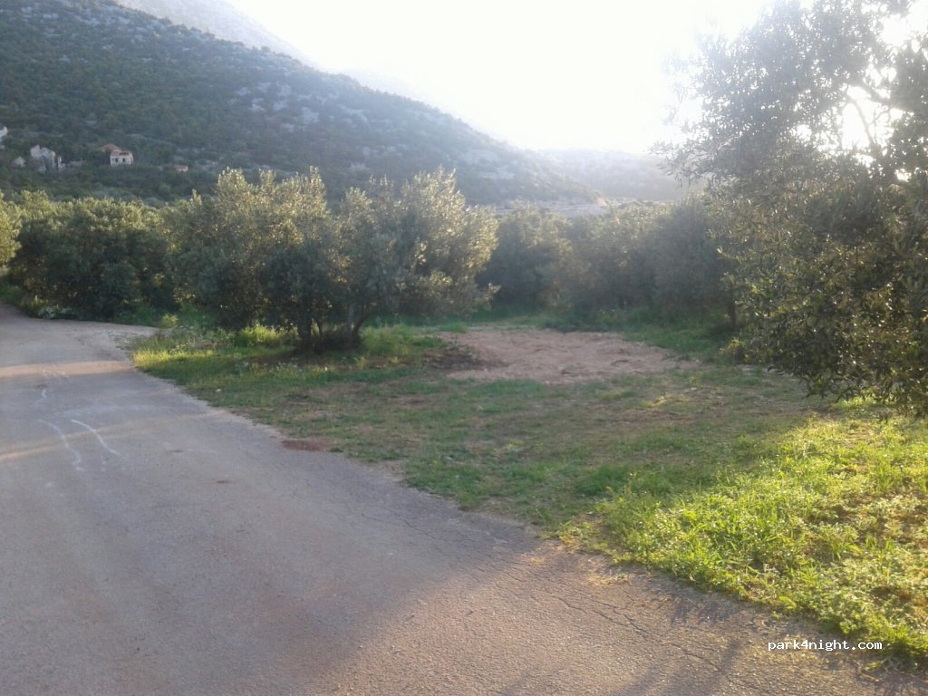 (20340) Baćina - 24 D8 — foto