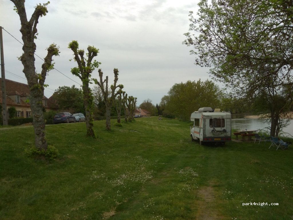 (58300) Saint-Hilaire-Fontaine - 66-67 Thareau — foto