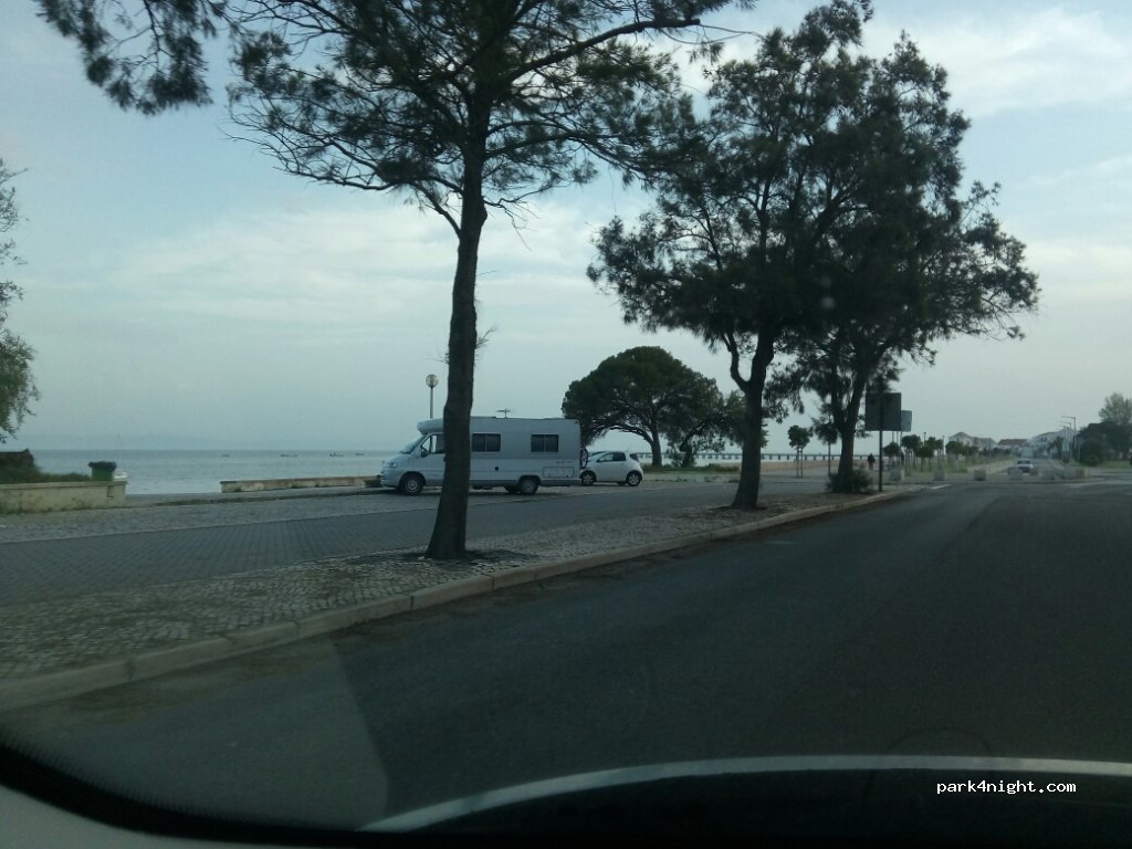 (2890) Alcochete - 599 Avenida Dom Manuel I — foto