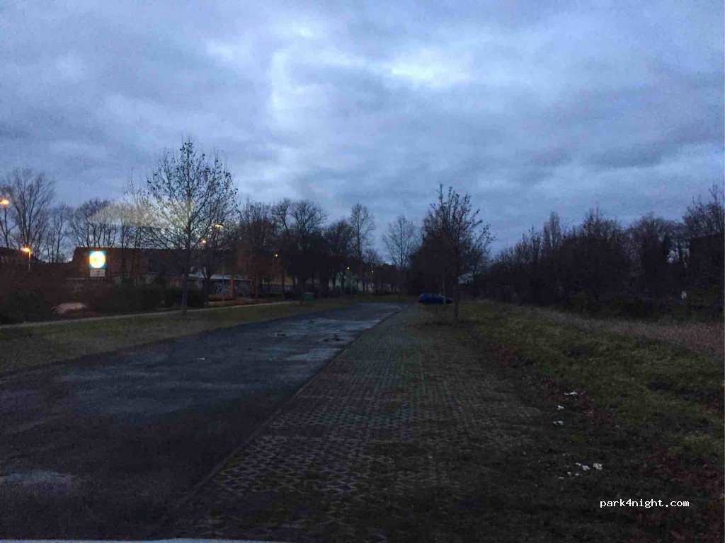 Wohnmobil- und Wohnwagenstellplatz Aschersleben — foto 2