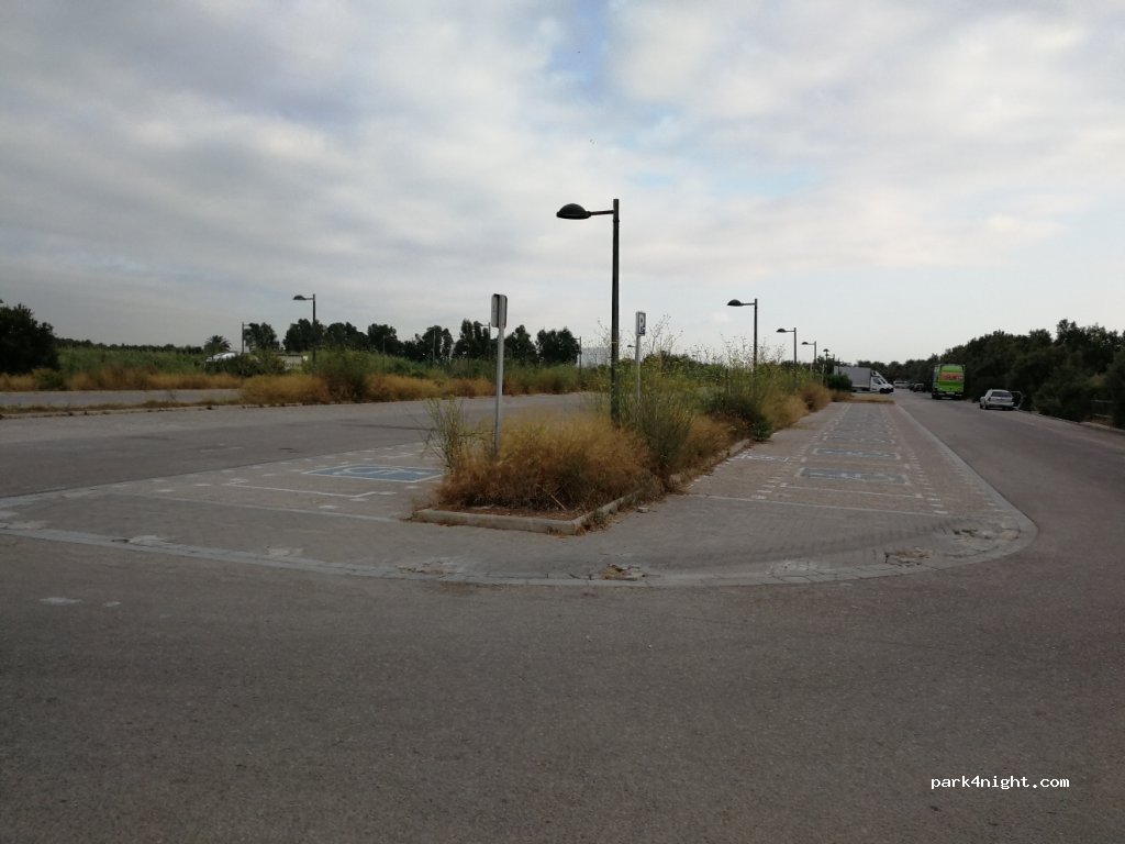 (46012) Valencia - 407 Carrera del Riu — foto