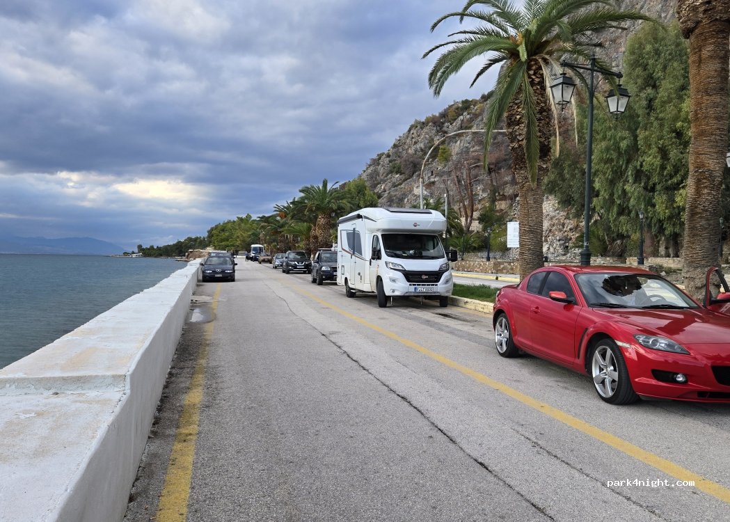 (203 00) Loutraki - 66 Eparchiaki Odos Loutrakiou-Schinou — foto 5