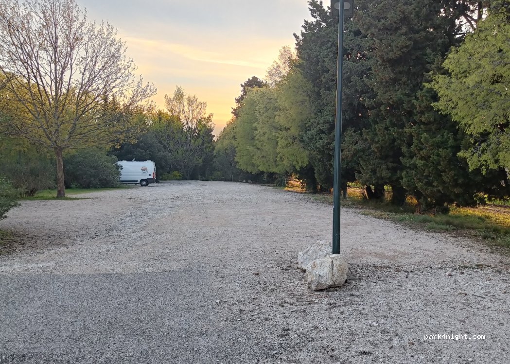 (84470) Châteauneuf-de-Gadagne - 855 Avenue Voltaire Garcin — foto 4
