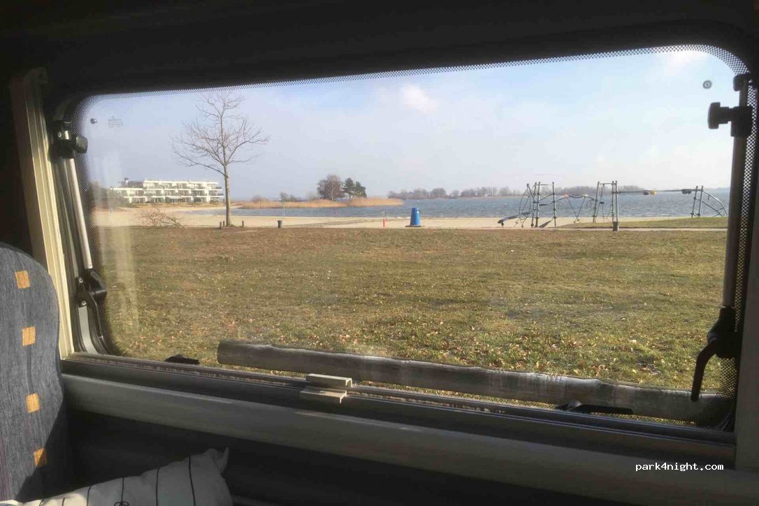 (3891) Zeewolde - Strandweg — foto