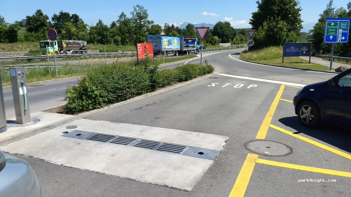Raststätte Luzern-Neuenkirch — foto