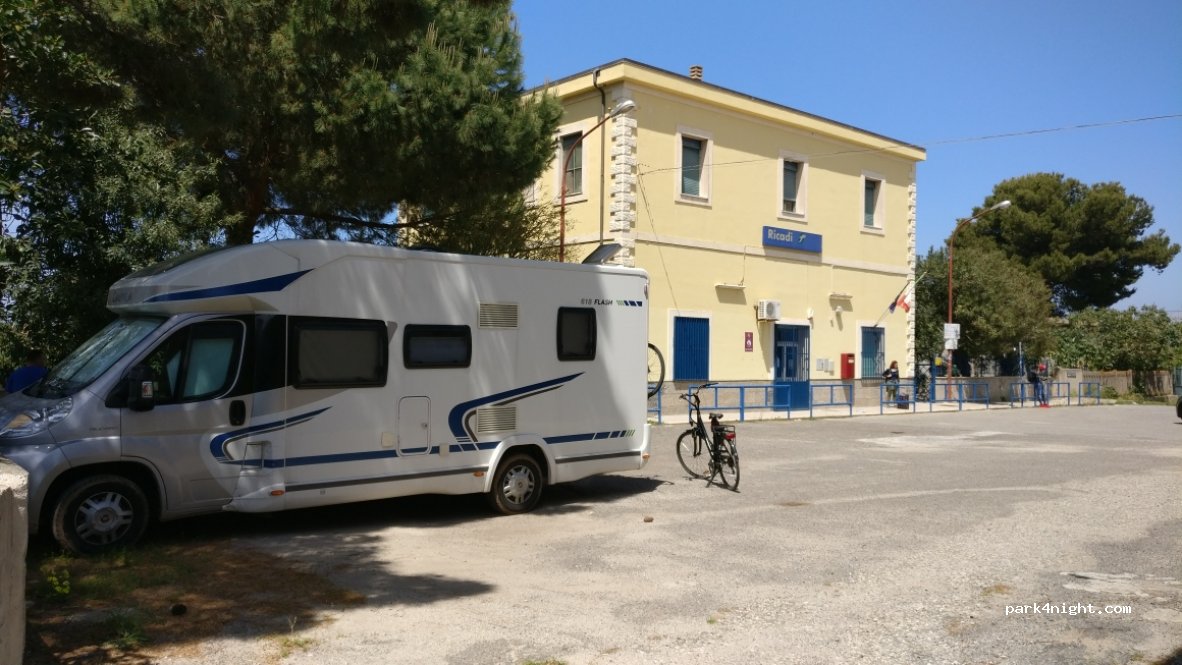 (89866) Ricadi - 59-65 Via Stazione — foto