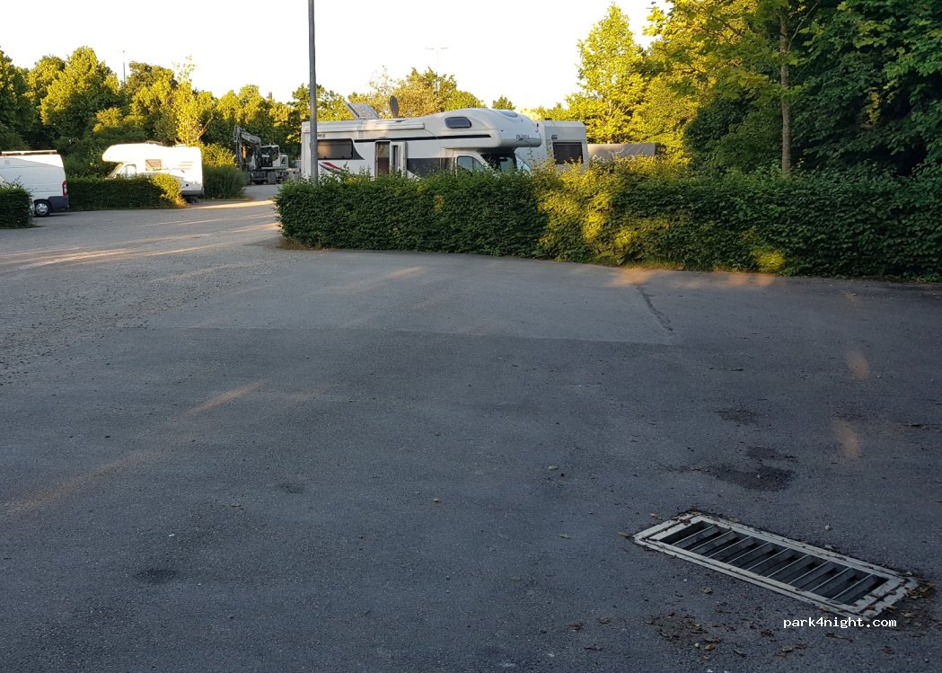 Wohnmobilstellplatz Königsbrunn — foto