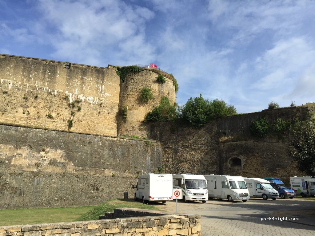 (08200) Sedan - 12-14 Rue Hue Tanton — foto 2