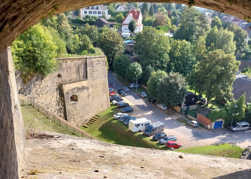 (08200) Sedan - 12-14 Rue Hue Tanton — foto 3