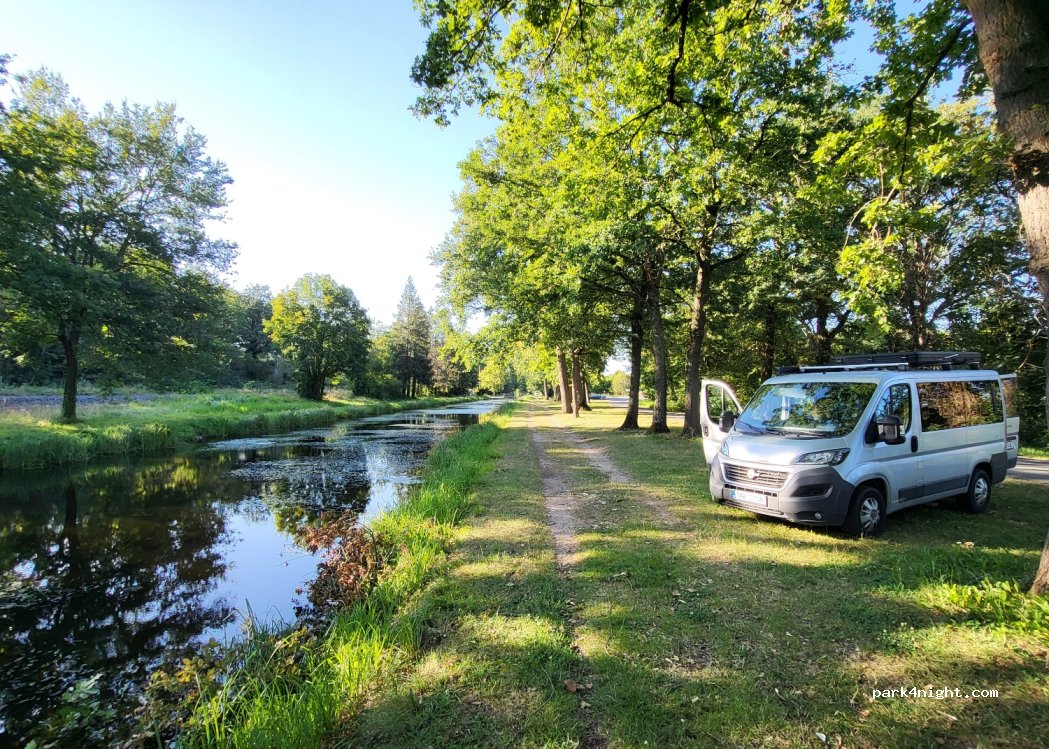 (03410) Saint-Victor - Chemin de l' Ecluse — foto 4