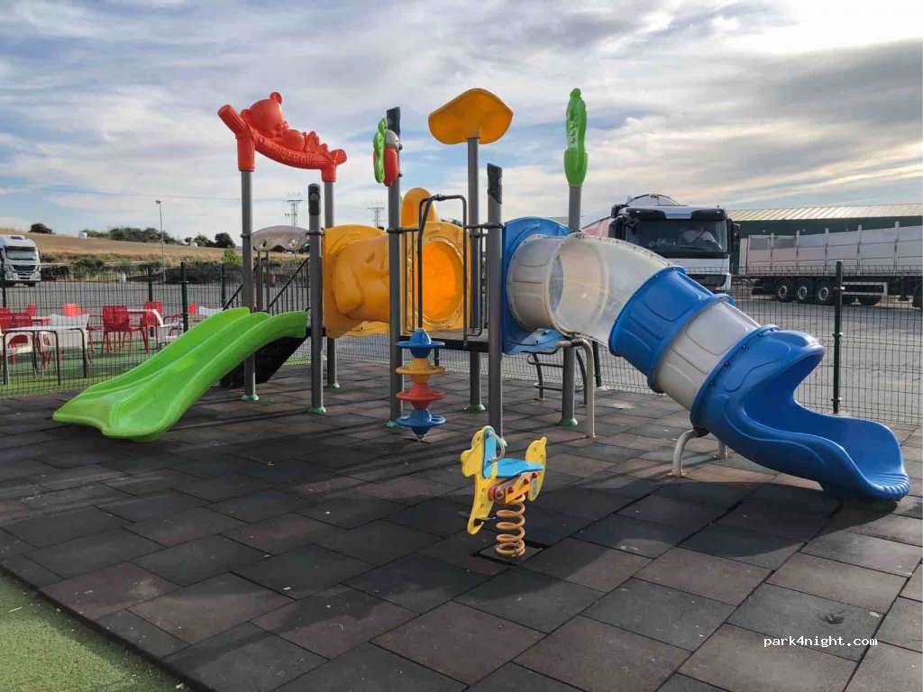 (10335) Peraleda de la Mata - Paseo de Extremadura — foto