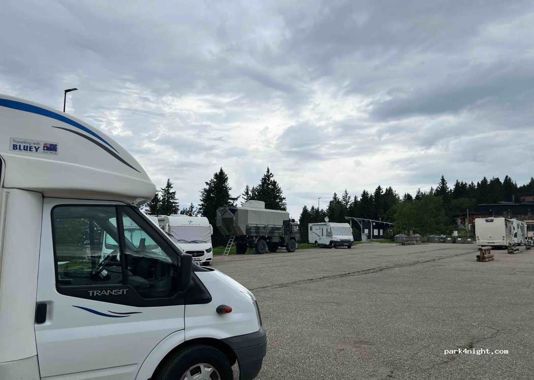 (38410) Chamrousse - Place des Niverolles — foto 2