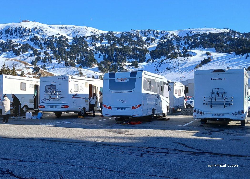 (38410) Chamrousse - Place des Niverolles — foto 3