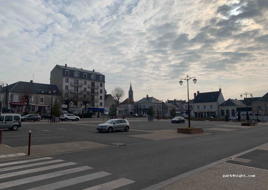 (18400) Saint-Florent-sur-Cher - 3 Place de la République — foto 2