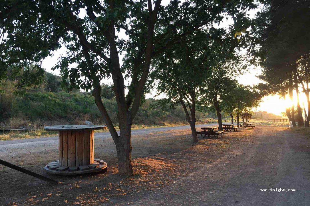 (14880) Luque - 21 Carretera de Córdoba — foto