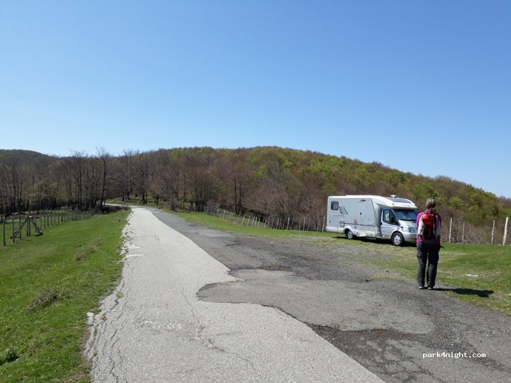 (98033) Cesarò - Unnamed Road — foto