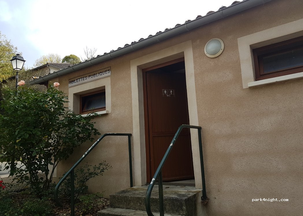 (86300) Valdivienne - 1 Place de Morthemer — foto 2