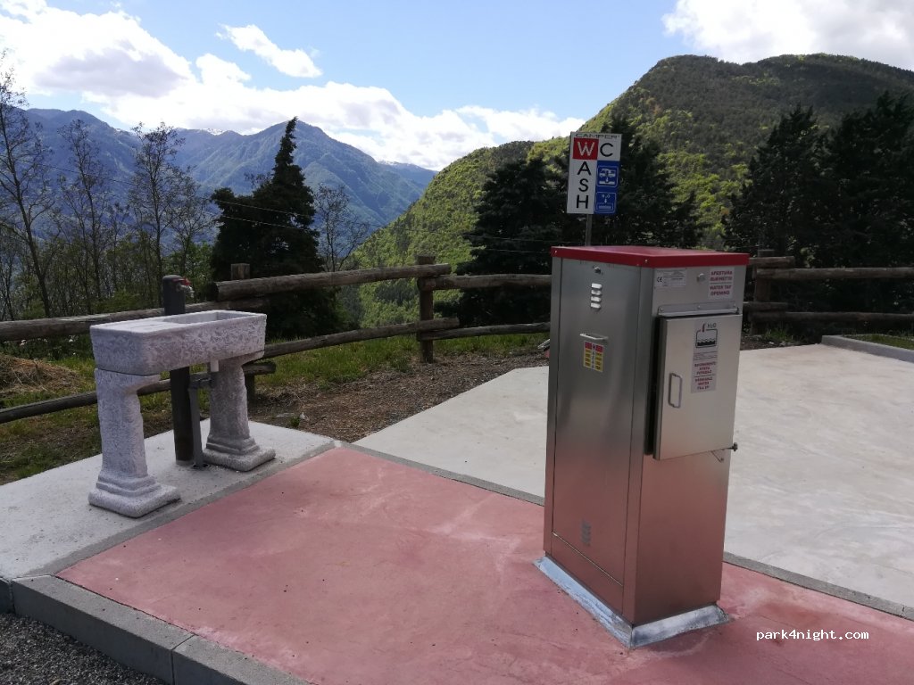 Area Sosta Camper Ossimo Superiore — foto