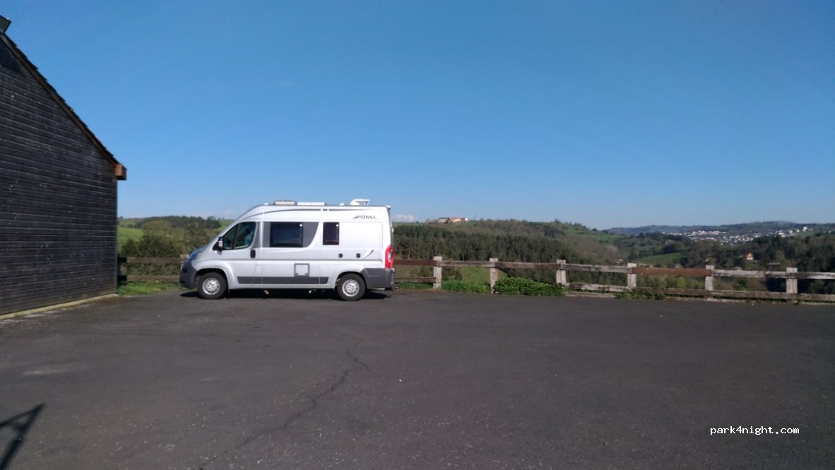 (15100) Saint-Georges - Le Bourg — foto