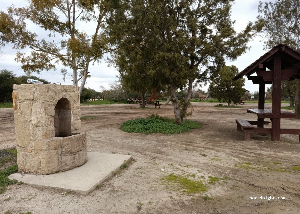 () Larnaca - Tekke Road — foto 2