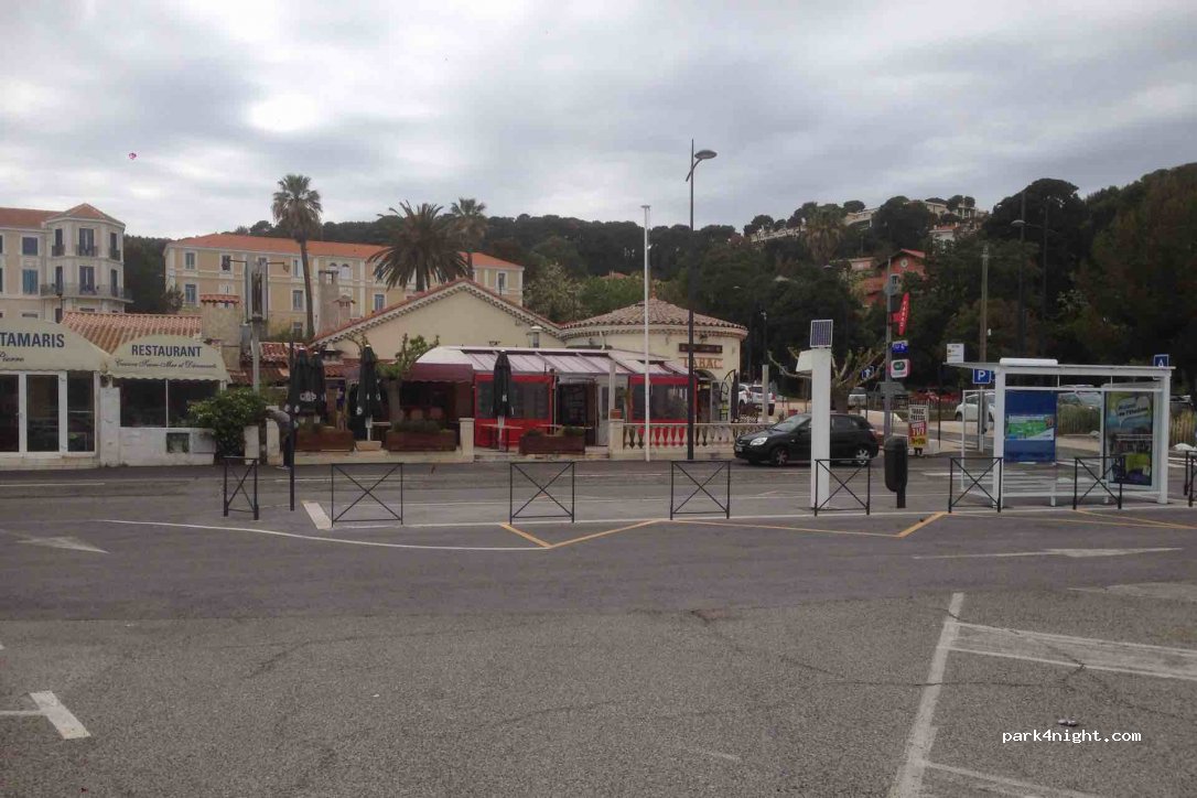 (83500) La Seyne-sur-Mer - 846-948 Corniche Michel Pacha — foto 2