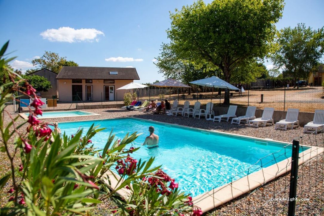Camping OnlyCamp de Bourbon-Lancy *** — foto