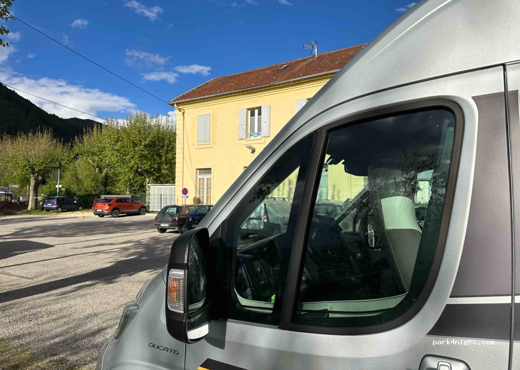(26310) Luc-en-Diois - 2 Avenue de la Gare — foto 3