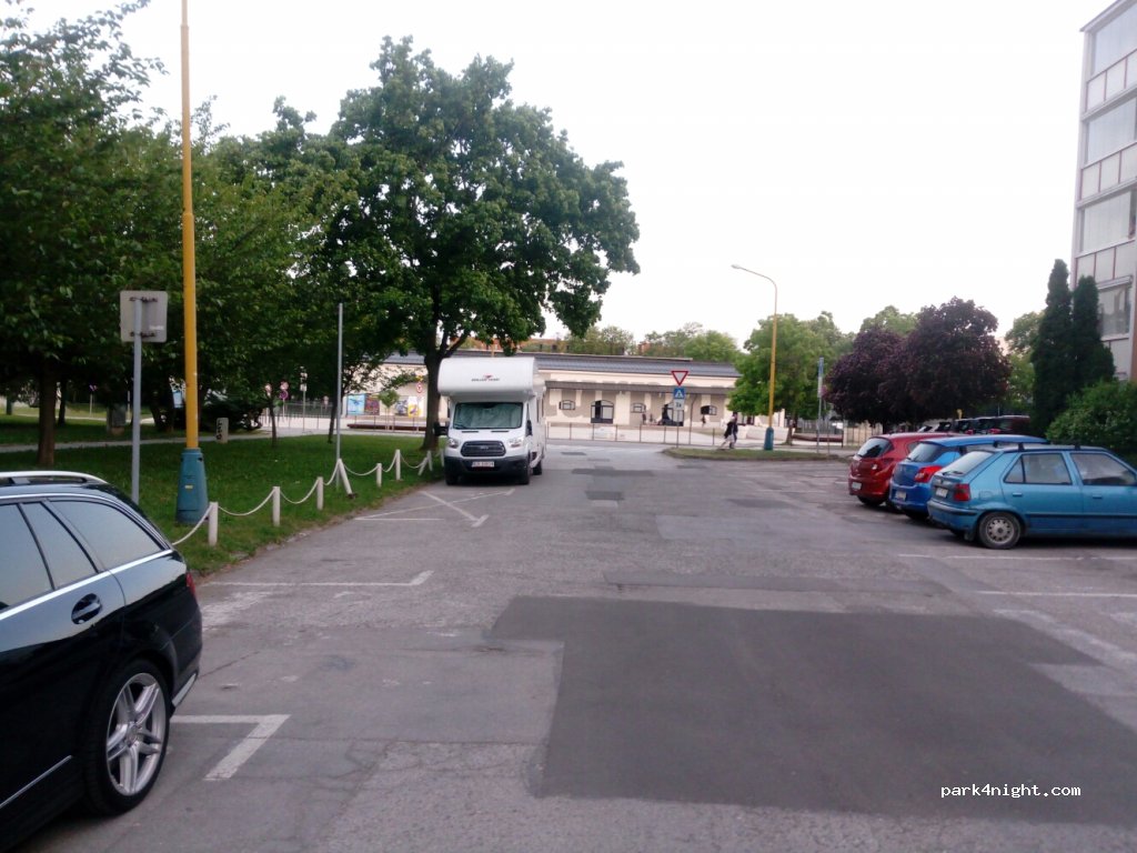 (040 01) Košice - 10 Zborovská — foto